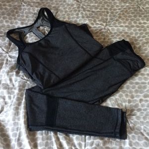 BARELY WORN comfy, stylish, sexy grey workout set